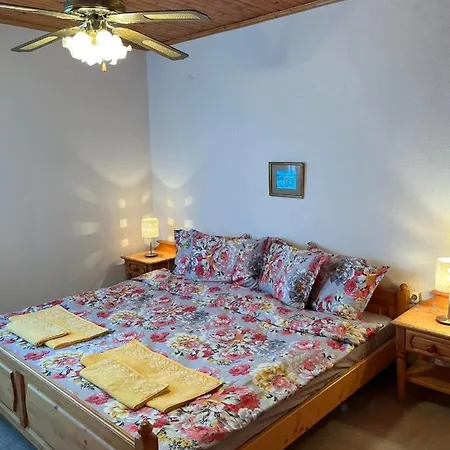 Casa vacanze приятна къща за почивка караколев 2 *