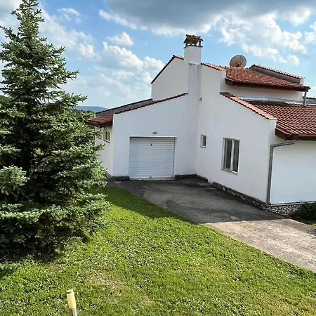 приятна къща за почивка караколев 2 Casa vacanze Obrochishte